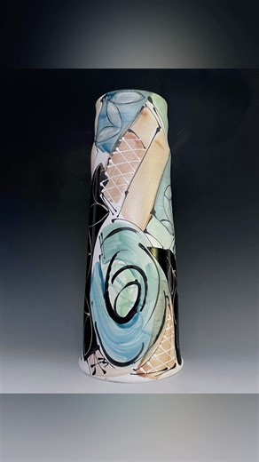 Where does our inspiration come from? How do we express what it is that inspires us? For every one of us, the answer will vary and the results will be as unique as each as we all are. My connection to trees has always been my creative inspiration. Their bark, with all its organic textures and hidden stories, is translated into shapes and colours in a contemporary, expressive way. Along with traditional symbolism, it’s a marriage of timeless motifs from historical ceramics with fresh, abstract de