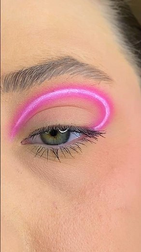 Neon makeup look tutorial #makeup #cosmetics #beauty #makeuptutorial #idea #beautytips #eyeshadow