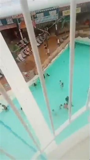 les piscines d'aqualibi 🇧🇪