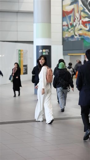 3.6K views · 28 reactions | Multi-functional and versatile. Choose this 2-in-1 anti-theft backpack for your upcoming travel plans. The Pacsafe CX Convertible Backpack easily converts into a crossbody whenever you want. Video by @travelpockets #Pacsafe #BorntoTravel #pacsafeCX #protectwhatsvaluable #peaceofmind #protectyourbelongings #antitheft #antitheftbackpack #antitheftbag #travelblogger #letsgetlost | Pacsafe | Facebook