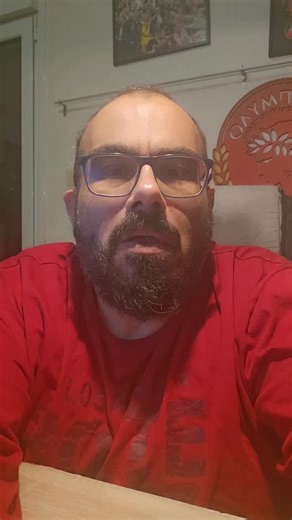 Στέλιος Ποτηράκης on Instagram: "💬 Χάνει ο Ολυμπιακός στο μπάσκετ; Πρώτο θέμα η ήττα και τρολάκια αλωνίζουν στοχοποιώντας τον Μπαρτζώκα και σπέρνοντας τη διχόνοια. 🏀 Χάνει ο Παναθηναϊκός στο μπάσκετ; Ποιο είναι το πρώτο θέμα;"