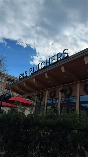 Eric Briones | 🇺🇸 FORT WORTH 🇺🇸 BIG TEXAS 🇺🇸 WE OUTSIDE 🇺🇸 @bbbutchers SHEESH 🥩 GLOBAL UNITED FOOD AND BUSINESS LOVE EDITION 🎥 EPISODE 29 📺 AND ACTION 🎥 📺... | Instagram