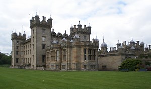 Floors Castle - The Palace That Is A Country House (History & Travel Tips)