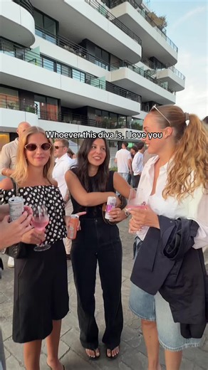 Queen of Quartier Blue dance moves — Hasselt vibing