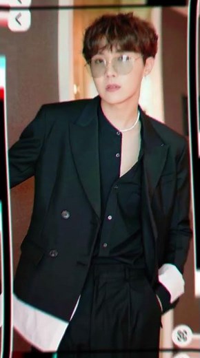 army choose your favourite hoodie 💜🖤#rm #jin #jhope #suga #jimin #v #jk 💜🖤#bts💜🖤 #army💜🖤 #btsshort💜🖤