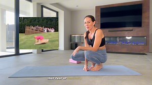 6.6K views · 319 reactions | The ultimate guide to crow pose. A step by step guide plus common mistakes! I’m pleased to say that this video has helped thousands finally got their crow! Let me know if it helped you! ⬇️ #crowpose #yogatutorial #armbalance #beginnersyoga | Abi Mills Yoga | Facebook