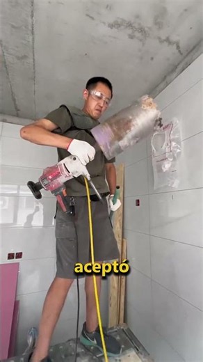 Un enorme agujero en una pared con un taladro común en solo cinco minutos, pero hay una trampa