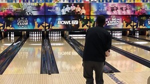 It’s time for our annual Aaron Smith “how-to-play-the-lanes-at-the-#USBCOpen” instructional video. For anyone who says the ball won’t make it back from way downtown, Mr. Smith disagrees. Who thinks Aaron should bowl doubles and singles tomorrow? 200 likes, and we’ll find him a partner! #USBCTradition | USBC- Open Championships