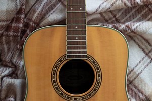 Can You Leave A Guitar Without Strings? - (Stroring Tips)