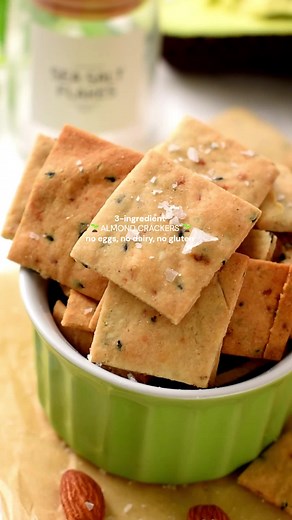 Almond Flour Crackers: Healthy & Easy Recipe