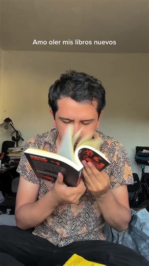 Vaya golpe de realidad con este libro. . . . . . . . . . . #eduardogaleano #libros #book #booktok #teacher #teacherlife #maestro #profesentiktok #profestiktokers #maestrosdetiktok #blogger #americalatina #lasvenasabiertasdeamericalatina #latinoamerica #docente #librosrecomendados