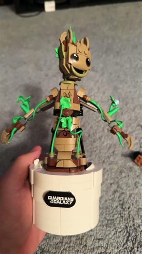 Lego Marvel Dancing Groot Baby Groot