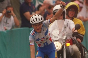 Qui est Jeannie Longo, la cycliste française de tous les records ?