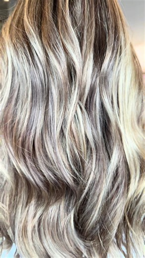 Did some color matching to a new extension install 💕 20” Pacific coast pearl @inhprofessional For her color I used all @lorealpro, blonde studio 8 with bonder, diacolor for lowlights, dialight to tone #hairextensions #mnhairstylist #loreal #highlights #brightblonde #fyp #hairinspo