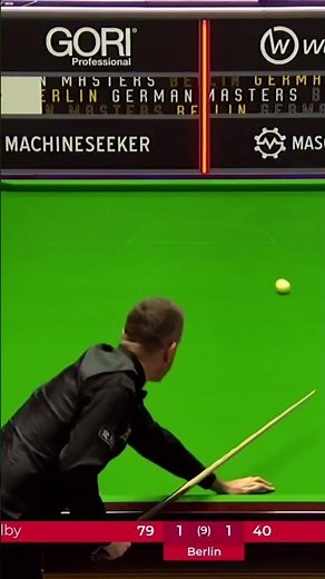 Superb Selby trickshot in Berlin! 🇩🇪