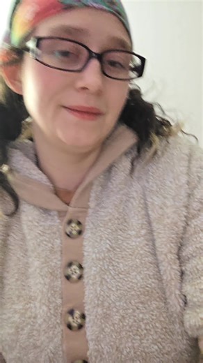 Calling back your energy calling forth your higher self This practice is super simple, very easy, and incredibly effective. If the words don’t resonate, let’s connect and find something that fits your energy more deeply. If you feel called to work with me, I would genuinely love to support you on your journey. #EnergyHealing #HigherSelfActivation #SpiritualGrowth #EnergyWork #HealingJourney