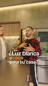 💡 ¿Luz cálida o luz blanca? Aprende a iluminar tu hogar como un profesional 🏡✨ En este clip, el diseñador de la casa más bonita de Cuenca te comparte uno de los secretos más importantes al momento de crear espacios acogedores: la iluminación. Descubre cómo elegir entre luz cálida o luz blanca para cada ambiente de tu casa. 🎥 Este es solo un extracto del episodio completo. Si quieres ver la historia completa de esta increíble casa y aprender más tips de diseño con propósito... 👉 Mira el episo