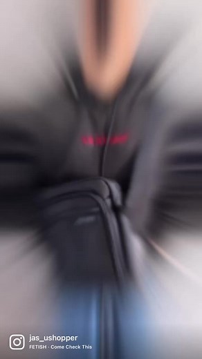 SAMSONITE Classic 2.0 RFID Crossbody 3,500 php only✨free local shipping Open for layaway Convenient, hands-free design in a modern and practical silhouette. The added Radio Frequency Identification (RFID) protective lining makes this a great travel or everyday bag. Sized to fit all the essential items.Product dimension - 8” L x 3” W x 10.25” HPadded tablet, ipad compartment- holds up to a 10.1” tablet, e-reader, device | JAS UShopper | Facebook