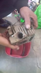 Troubleshooting the Valve Seat Leak motorcycle engine #engines #machines #pistons #combustion #piston #fyp #automotive #bikeservice #mechanicsworks #fypシ゚ #fypシ゚viralシ #followers #everyone #highlights #viralpost #viralvideo #trendingnow #trendingvideo #trending2024 | Samiana Works Shop