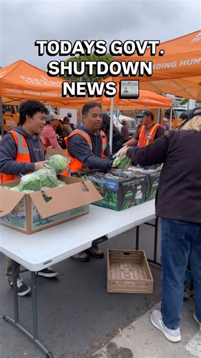 Over 400,000 San Diegans could see their CalFresh benefits delayed if the government shutdown continues past October 23. Hunger relief organizations like ours are critical lifelines during moments like this. Your donations help support your neighbors who need it most: https://bit.ly/47hIxut | Feeding San Diego