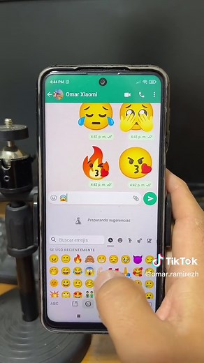 Cómo crear tus propios emojis en WhatsApp