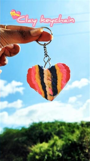Shaping colours into a heart! 💗 #clayart #keychain #shorts #handmadecrafts