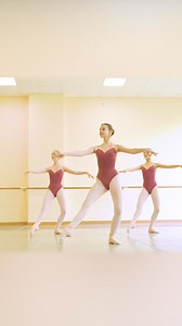 Level 4 students from Master Teacher Ekaterina Trunina @katheryn_ballet working on preparation for tours and a grand battement combination at the centre in the run up to their final exam last season. Next week Ekaterina Trunina will present our first online seminar of the season on Pre-Ballet. Comment PREBALLET to get our special offer for first-time attendees and join our live seminar from September 18 to 22! Link in Bio for more info! 📌 Follow Russian Ballet International for more updates fro