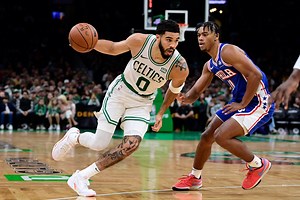 Jayson Tatum’s next leap, the growing Holiday-Porziņģis connection: Celtics notes
