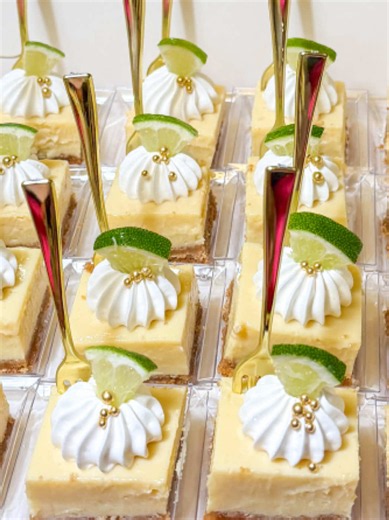 Top 10 de minis que no pueden faltar en tu evento 🍮 📲 Escribenos por DM o mensaje de texto 714-414-8815 📍Santa Ana, CA #dessert #desserttable #mesadepostres #santaanacalifornia #orangecouty