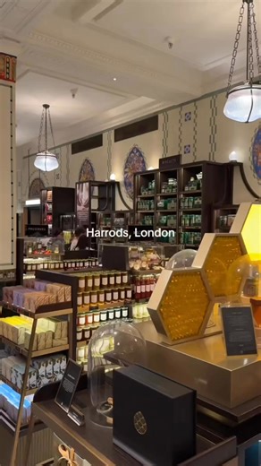 Harrods, London 🧡 #london #travel #fblifestyle #unitedkingdom | It's So London