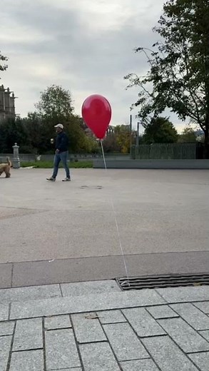 DES BALLONS ROUGES ONT ENVAHI LA CAPITALE