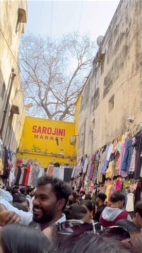 Sarojini Nagar Market | Sarojini Nagar Market Delhi| Latest Collection #sarojininagar #shorts #yt