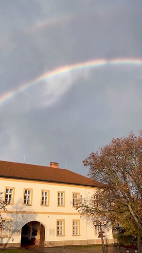 4.3K views · 137 reactions | Ideje egy pillanatra megállni és észrevenni mit tartogat egy őszi nap az Egri várban. | Egri vár | Facebook