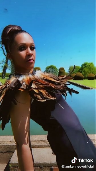 “Rich Man’s Frug” Bob Fosse dance number #thealoof #bobfossechallenge #fossechallenge #sweetcharity #foryou #fyp #bobfosse #bobfossedance #60sdance