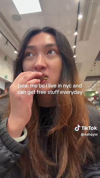 i love pop ups and freebies that’s why i’m building an app for pop ups in nyc 😛😛 @Nuts Factory #nycpopups #nyc #dubaichocolate