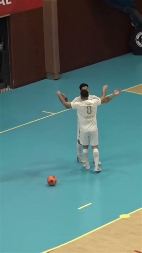 🔥 Le superbe but niçois en une touche de balle !