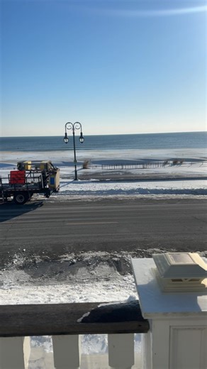 11 degrees on ocean ave at 7:40am | Belmar Beach NJ