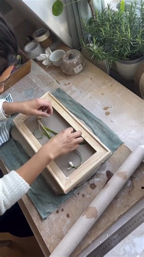 🌿 A beautiful way to capture the first signs of Spring by @simplybotanical.arts 🌱 | Etsy