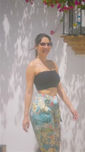 Fancy Walk Portrait Video #beach #ootd #summeroutfits #outfitideas