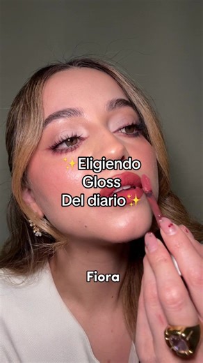 Amigas ¿qué tono nos gustó más? Fiora o Iris ? 💖✨ @Timephoria US Store #grwm #makeup #glossylips #timephoriagloss