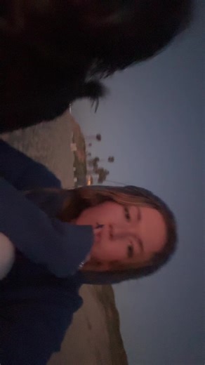 Mabel loooves the beech | Mabel