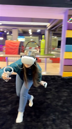 VR #Chișinău #Jocuri #Distracție #Игры 🔥 Vino la Zona 47 – locul unde jocurile prind viață! 📍 JUMBO, et. 4, Botanica 📞 Rezervări & Info: 067 204 090 🎯 Realitate Virtuală | 🕹️ Quest-uri epice | 👾 Distracție non-stop 👉 Adu-ți prietenii și experimentează aventura! #Zona47 | ZONA 47. VR ARENA.