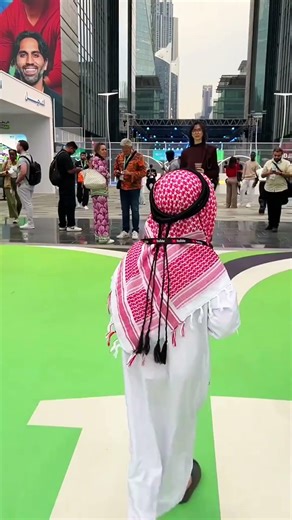 “Public Reactions to a Baby Wearing a Habibi Outfit”#muhammad #rection #old #habibi #fypageシ♡❤️