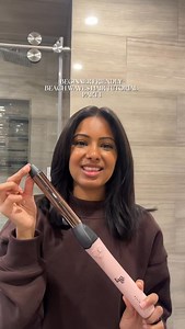 If you can never get the hang of a clamp curling iron, you need to try a rotating one. It’s seriously the most beginner-friendly tool ever so simple, so quick, and way easier to control. I’m using the 25mm rotating curling iron by @langehair and honestly… I’ve tried so many, and this one has been my top pick for a while now. It’s affordable, heats up fast, has multiple heat settings, gives the hair a shiny, long-lasting finish, and just makes curling feel effortless. Make sure you watch Part 2 t
