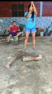 Pa que vean como yo resuelvo en corto ... 🪵🪾 #humor #humorviral #videosvirales #videoshumor #primosbros | Primos Bros