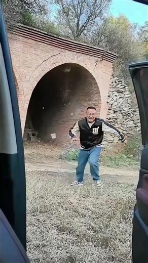 Smash Stone into Brick Archway, Instant Explosion!