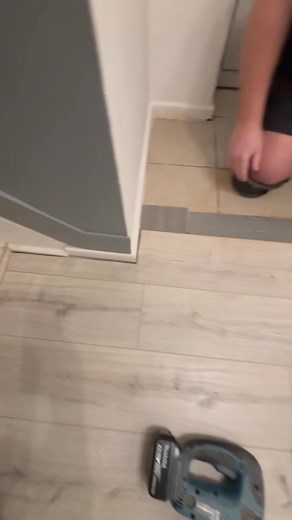 207K views · 625 reactions | ✅ There’s an easy way  #howto #diy #teirnanmccorkell #tips #flooring #flooringinstaller #manchester #stockport #reel #fyp | Solutions Made Easy | Facebook