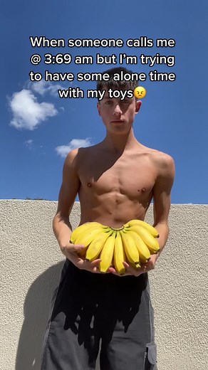 Danny Senpai (@dannysenpaix)’s videos with WHY ARE YOU USING THIS - 𓋹 jooa 𓋹
