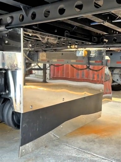 🔥MudFlaps for trailers, project by @qualitytrailerrepair.inc🔥 #truck #trucks #peterbilt #peterbilttruck #freightliner