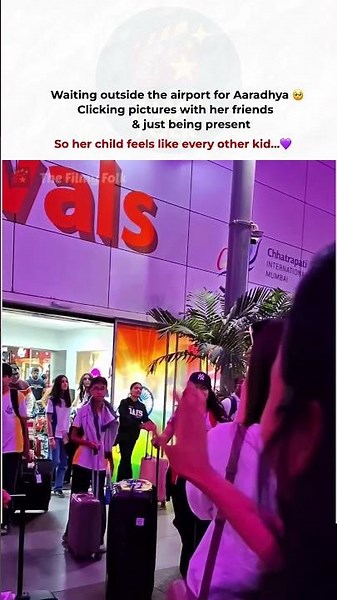 Aish being the cutest mom 🥺❤️ #aishwarya #aaradhyabachchan #trending #aliabhatt #bollywood #shorts